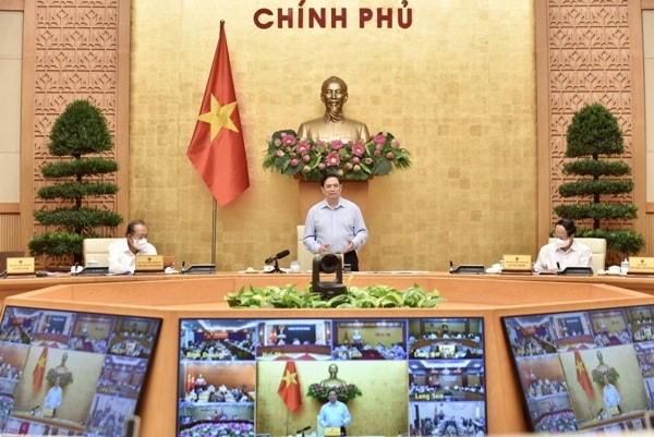 Thủ tướng Chính phủ Phạm Minh Chính chủ trì cuộc làm việc với 32 địa phương về công tác phòng chống dịch COVID-19. Ảnh: VGP