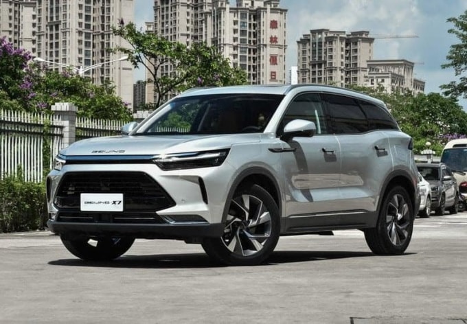 5 tháng đầu năm 2021, nhập khẩu ô tô từ Trung Quốc tăng 6,5 lần. Ảnh minh họa