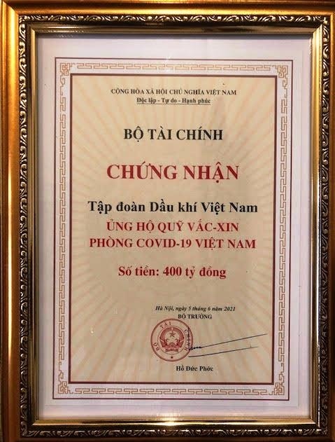 Số tiền 400 tỷ đồng đã được Petrovietnam chuyển toàn bộ đến tài khoản của Quỹ vắc-xin phòng, chống Covid-19.