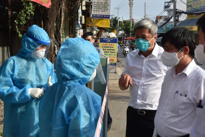 Không bắt buộc cách ly y tế đối với tất cả người trở về từ tỉnh, thành phố có bệnh nhân covid-19 trong cộng đồng (ảnh TL).