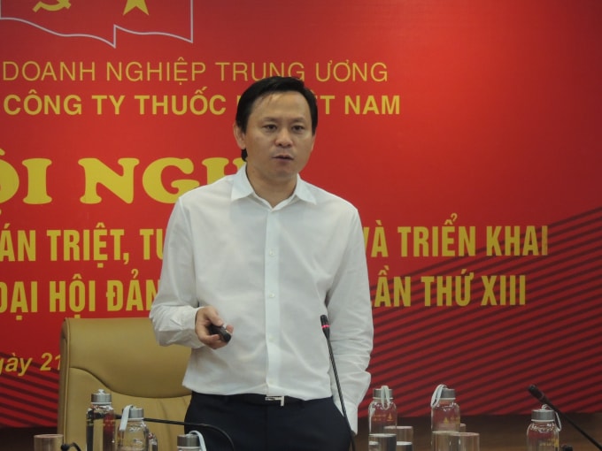 ông Hồ Lê Nghĩa - Ủy viên Ban chấp hành Đảng bộ Khối Doanh nghiệp Trung ương, Bí thư Đảng ủy, Chủ tịch HĐTV Tổng công ty Thuốc lá Việt Nam.