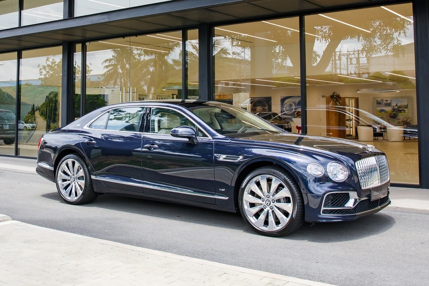 Bentley Flying Spur V8 2021. Ảnh: Bentley