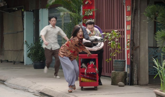 Bà Ích lần nào quay về cũng với mục đích trộm tiền hay đồ trong nhà Ngọc.