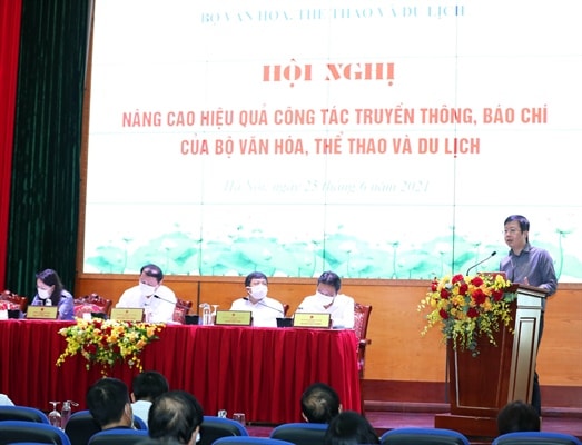 Cục trưởng Cục Báo chí (Bộ TT&TT) Nguyễn Thanh Lâm phát biểu. Ảnh: Trần Huấn