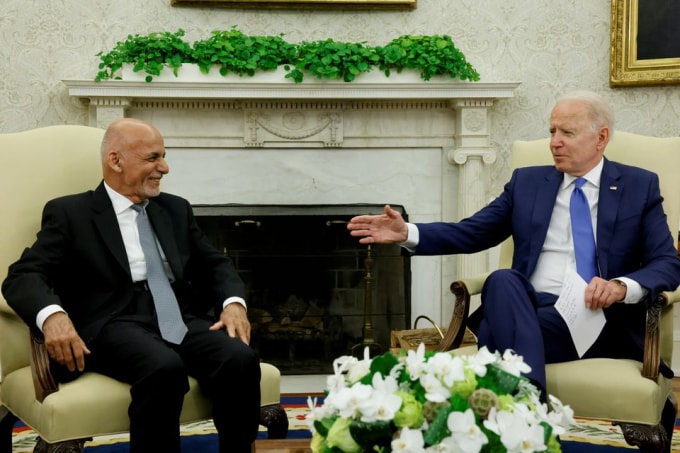 Tổng thống Mỹ Joe Biden và Tổng thống Afghanistan Ashraf Ghani. Ảnh: Reuters