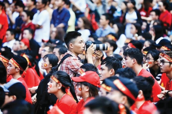 Phóng viên Cao Ngọc Dương - Báo Thanh Niên, tác giả bộ ảnh “Miền Tây oằn mình trong cơn khát”.