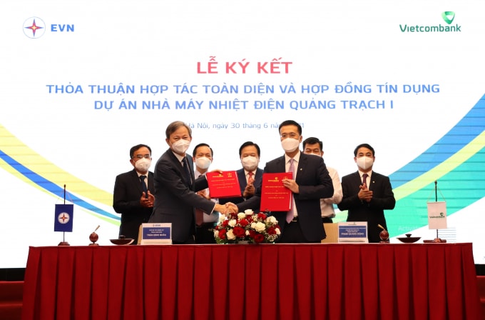 EVN và Vietcombank ký kết hợp tác toàn diện.