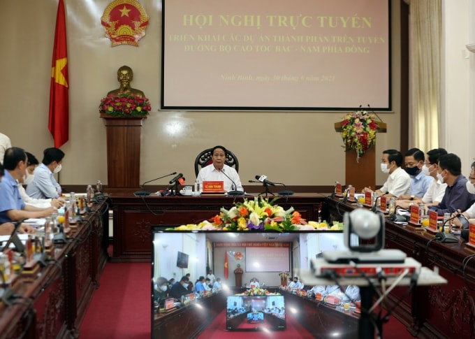 Phó Thủ tướng Lê Văn Thành chủ trì Hội nghị trực tuyến về tình hình triển khai các dự án trên tuyến cao tốc Bắc – Nam phía Đông. Ảnh: Đức Tuân
