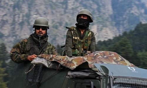 Binh sĩ Ấn Độ tại một tiền đồn trên dãy Himalaya - Ảnh: AFP