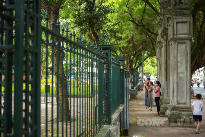 Theo kế hoạch thì bắt đầu từ tuần sau, thí sinh sẽ tham dự kỳ thi tốt nghiệp THPT năm 2021, trong đó 2 ngày thi chính thức sẽ diễn ra vào 7 - 8/7. Dự kiến đến ngày 26/7, điểm thi sẽ được công bố tới các thí sinh.