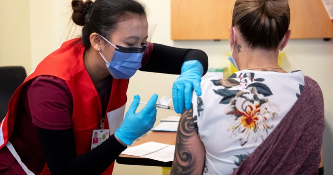 Chiến dịch tiêm chủng của Mỹ đang chậm lại - Ảnh: Reuters