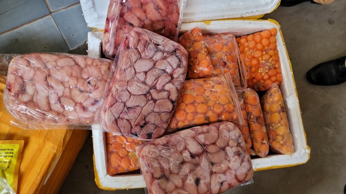 10 tấn nội tạng động vật bao gồm tràng trứng, nầm lợn,... đều đã có dấu hiệu hư hỏng.