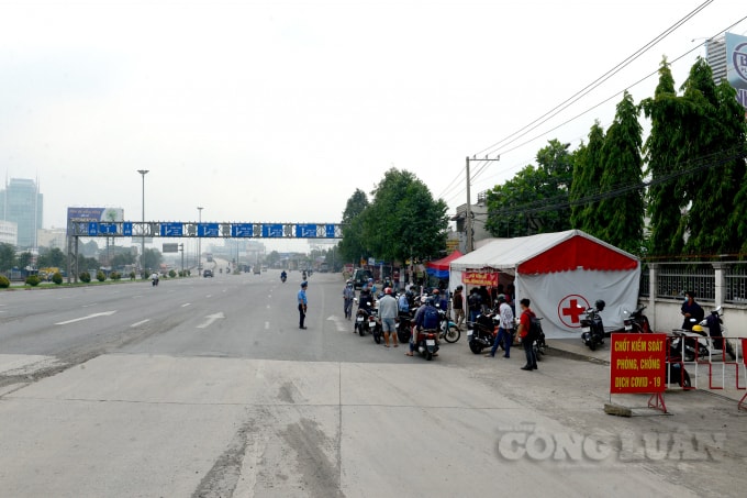 Chốt kiểm tra ở cầu Đồng Nai