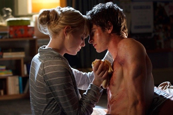 “Chàng nhện” Andrew Garfield cũng không thoát khỏi lưới tình với bạn diễn.