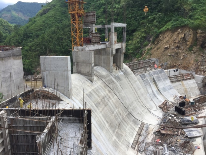 Dự án xây dựng thủy điện Minh Lương Thượng của Công ty cổ phần phát triển thủy điện ở huyện Văn Bàn (tỉnh Lào Cai).