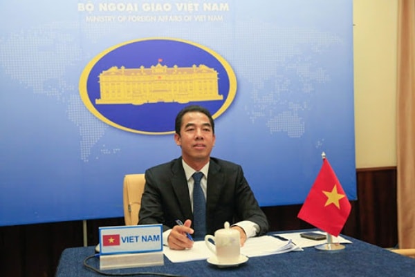 Thứ trưởng Bộ Ngoại giao Tô Anh Dũng