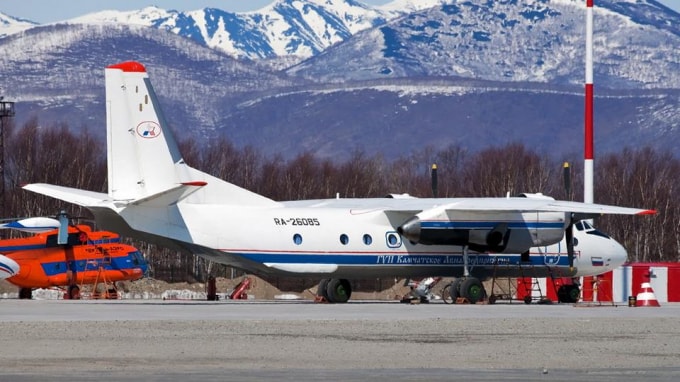 Máy bay An-26 của Nga với số đuôi RA-26085 được nhìn thấy ở Petropavlovsk-Kamchatsky, ngày 6/7/2021 - Ảnh: Reuters