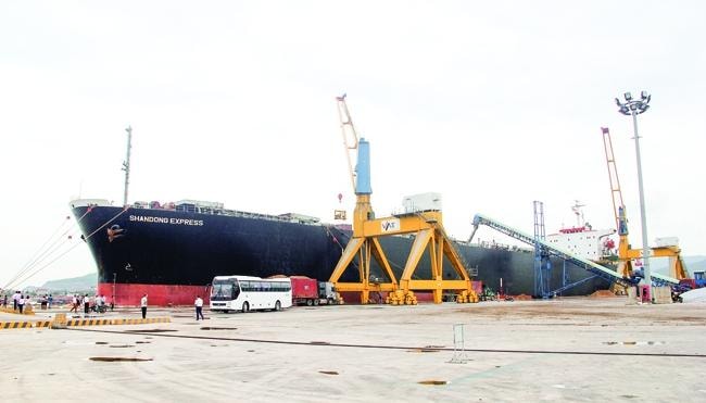 PTSC Thanh Hóa tham dự giải với sản phẩm, hàng hóa là: Dịch vụ cảng biển và Logistics, Dịch vụ cơ khí dầu khí, Dịch vụ vận hành và bảo dưỡng, Tàu dịch vụ. Ảnh: LĐ