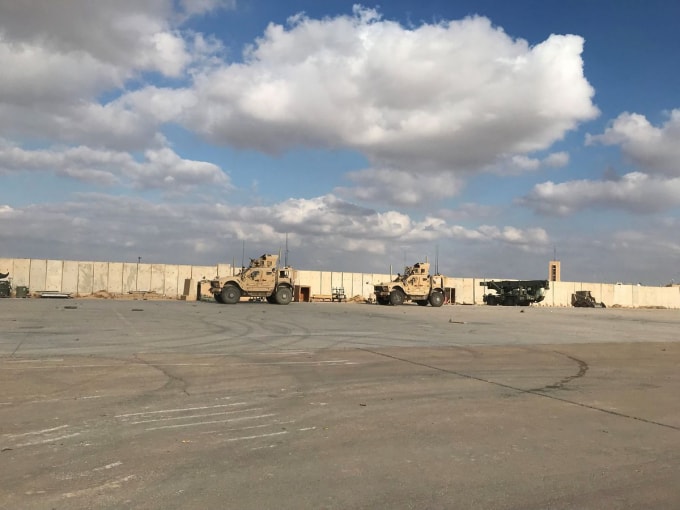 Xe quân sự của binh lính Mỹ được nhìn thấy tại căn cứ không quân Ain al-Asad ở tỉnh Anbar, Iraq ngày 13 tháng 1 năm 2020 @ REUTERS