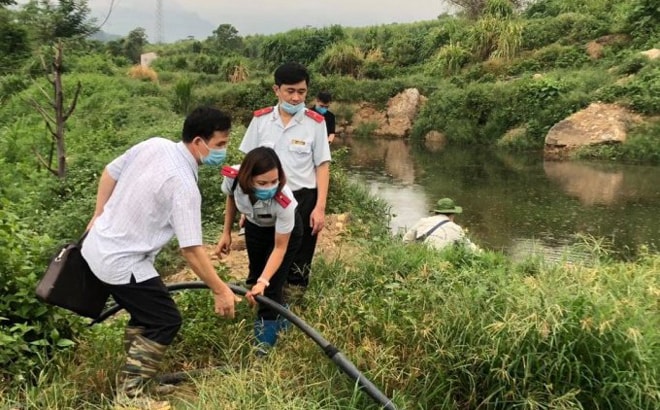 Đoàn công tác liên ngành của tỉnh Yên Bái tiến hành kiểm tiến hành kiểm tra đột xuất cơ sở chăn nuôi của Công ty TNHH Một thành viên Minh Hiền Yên Bái.