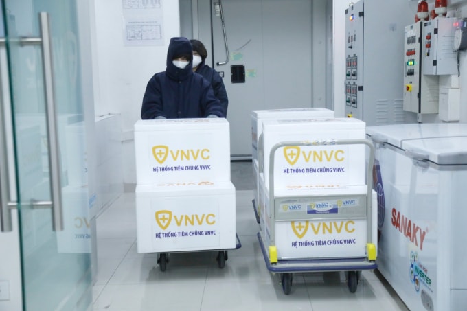 Vắc xin được chia ra các lô để bảo quản (ảnh TL).
