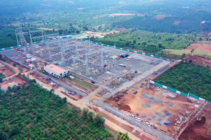 Thi công trạm biến áp 500 kV - 450 MVA. Nguồn: Trung Nam Group.