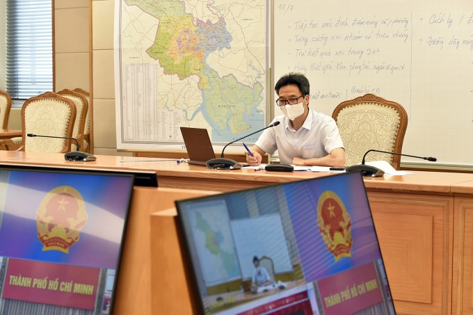 Phó Thủ tướng đề nghị TPHCM tập trung xét nghiệm theo các hướng chỉ điểm của hoạt động điều tra, phân tích dịch tễ cho đúng, cho trúng, có trọng tâm, trọng điểm.