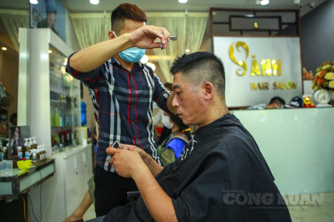 Thực hiện dừng triệt để hoạt động vui chơi, tập thể dục, tụ tập đông người tại công viên, vườn hoa và các địa điểm công cộng.