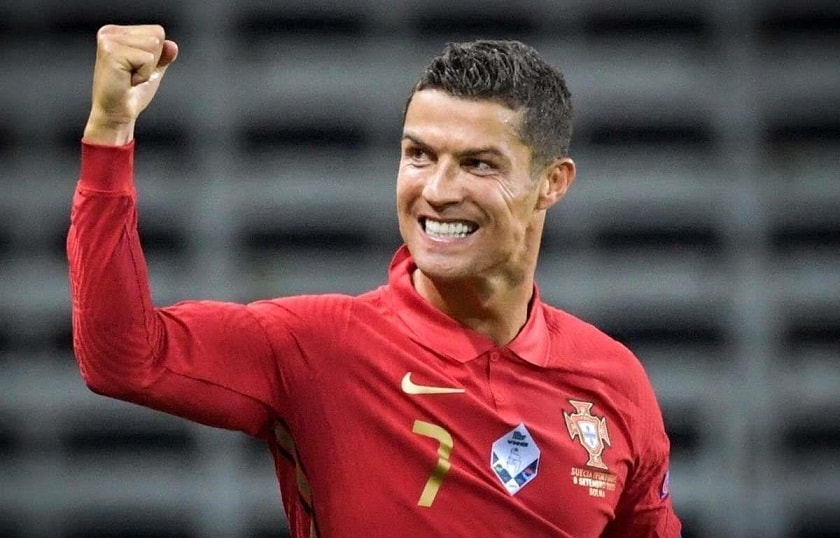 Siêu sao Ronaldo ăn mừng danh hiệu cá nhân tại Euro 2020. Ảnh: internet