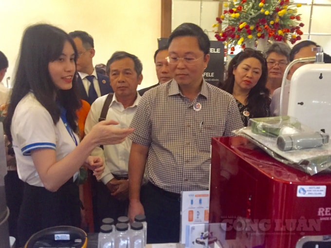 Ông Lê Trí Thanh, Chủ tịch UBND tỉnh Quảng Nam trong chuyến thăm, gặp gỡ người dân Quảng Nam đang sinh sống và làm việc tại TP. HCM hồi đầu năm 2021.