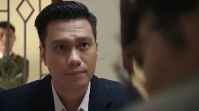 Đông Hòa thuộc dạng vai phản diện quen thuộc đối với Việt Anh nhưng anh vẫn hóa thân rất ấn tượng.
