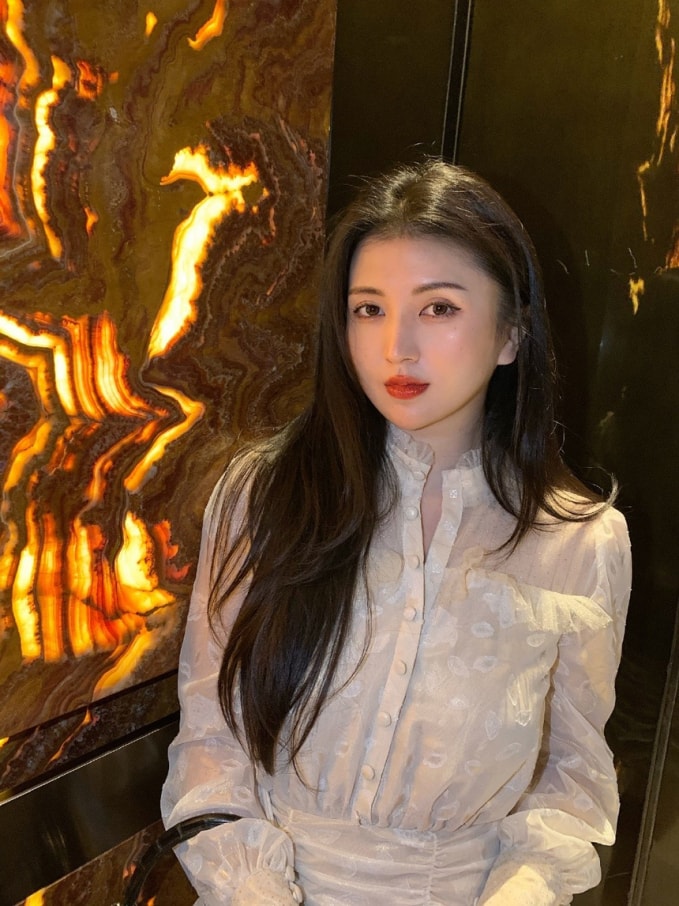 Tiểu Nhiễm - hot girl nổi tiếng đến từ Hàng Châu (Trung Quốc).