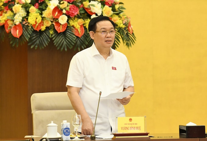 Ủy viên Bộ Chính trị, Chủ tịch Quốc hội, Chủ tịch Hội đồng Bầu cử Quốc gia Vương Đình Huệ phát biểu tại hội nghị.
