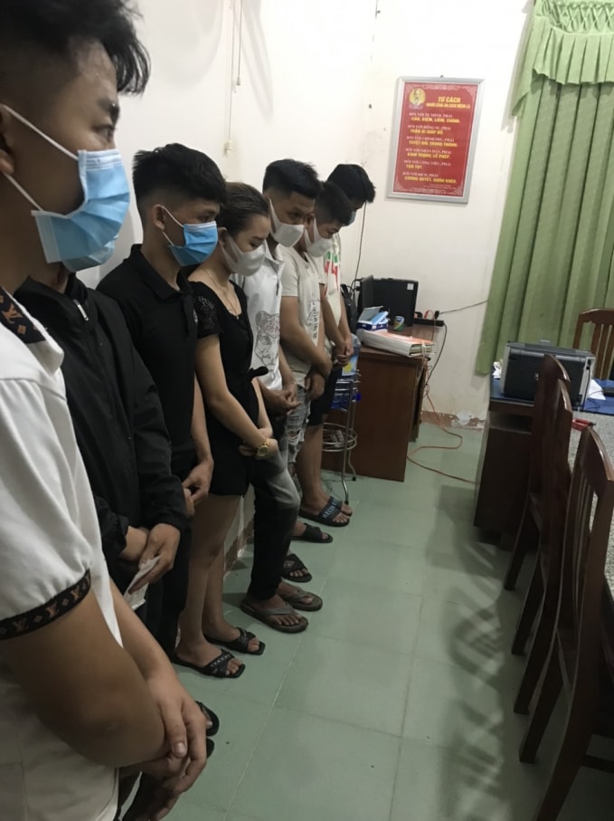 Các đối tượng bị tạm giữ.