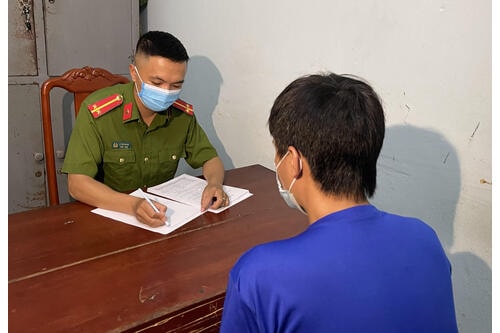 Cơ quan Công an lấy lời khai các đối tượng có liên quan đến vụ án. Ảnh: CA TH