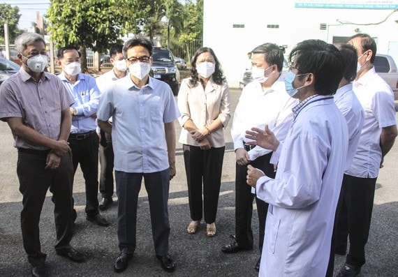Phó Thủ tướng Vũ Đức Đam kiểm tra công tác phòng, chống dịch COVID-19 tại Bến Tre.