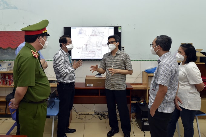 Chính phủ giao Phó Thủ tướng Chính phủ Vũ Đức Đam, Trưởng Ban chỉ đạo quốc gia phòng, chống dịch COVID-19 trực tiếp chỉ đạo hoạt động của Tổ công tác (ảnh st)