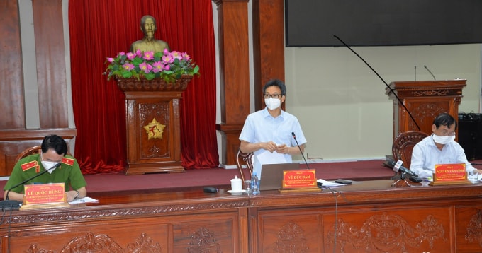 Phó Thủ tướng Vũ Đức Đam phát biểu tại buổi làm việc.