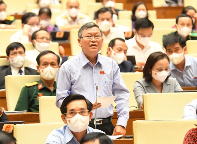 Đại biểu Quốc hội Tô Văn Tám (đoàn Kom Tum).
