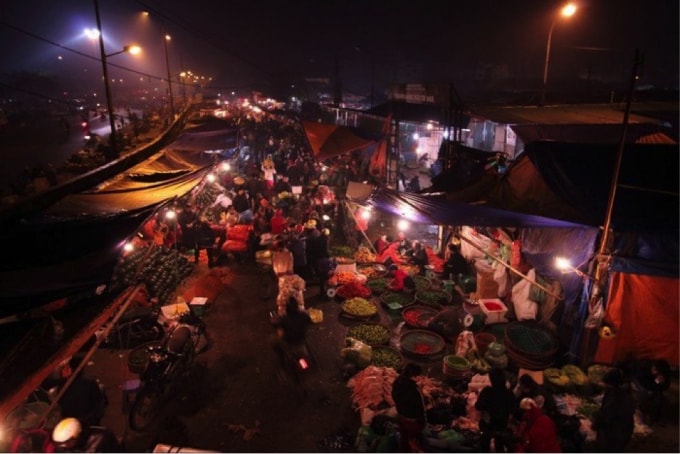 Chợ Long Biên- Chợ hoa quả lớn nhất Hà Nội.