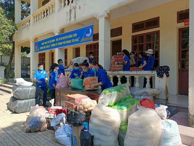 Thanh Hóa đã huy động gần 1.500 tấn hàng hóa và đang tập kết để vận chuyển bằng đường biển đến TP.HCM và các tỉnh thành phía Nam. Ảnh: TĐTH