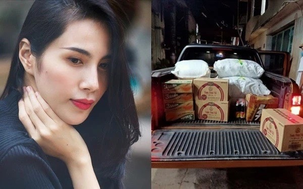 Thủy Tiên nhận hàng cứu trợ đến tận khuya.