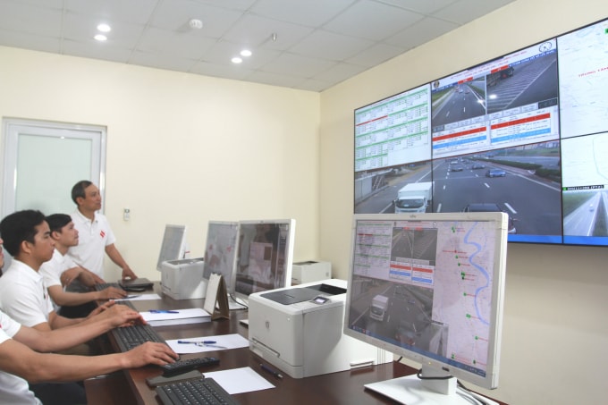 Hệ thống giám sát giao thông bằng hình ảnh.