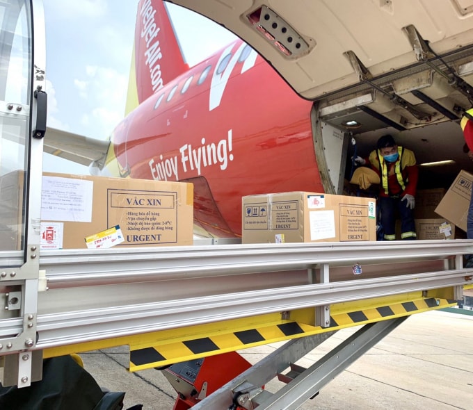 Các lô vaccine được vận chuyển miễn phí trên tàu bay Vietjet.