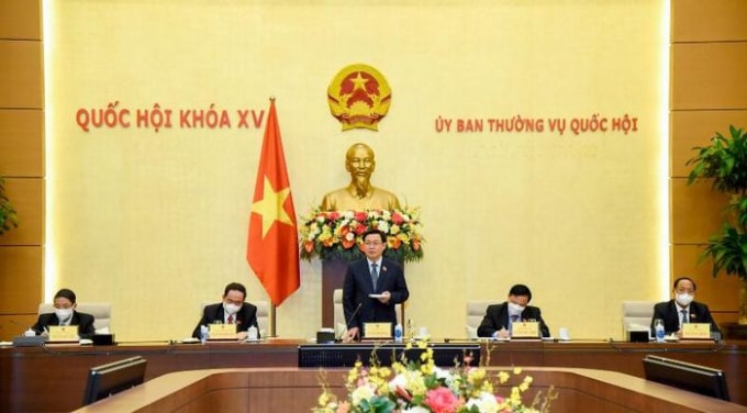 Chủ tịch Quốc hội Vương Đình Huệ chủ trì cuộc họp.