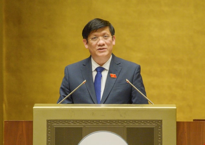 Bộ trưởng Bộ Y tế Nguyễn Thanh Long báo cáo trước Quốc hội