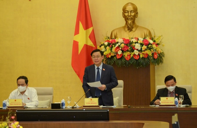 Chủ tịch Quốc hội Vương Đình Huệ chủ trì cuộc họp.