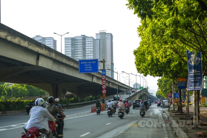 Ngoài các điểm đông đúc vào giờ cao điểm buổi sáng, thì một số tuyến đường khác như Phạm Hùng giao thông thông thoáng hơn, lỗi lên cao tốc cũng vắng hơn.