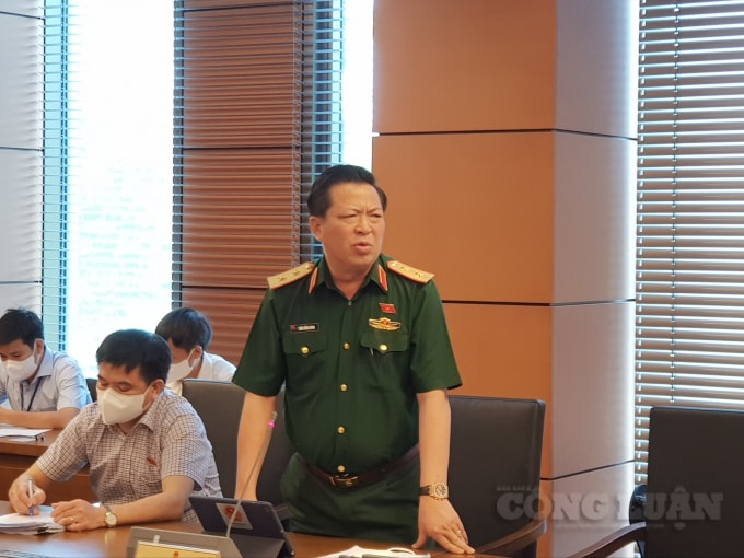 Trung tướng Trần Hồng Minh (UVTW Đảng, Chủ nhiệm Tổng cục Công nghiệp Bộ Quốc phòng, Đại biểu Quốc hội đoàn Lai Châu).