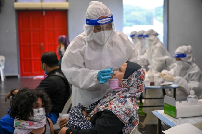 Số ca nhiễm mới tại Malaysia đã vượt qua con số 1 triệu trường hợp vào chiều hôm nay (25/7) - Ảnh: AFP
